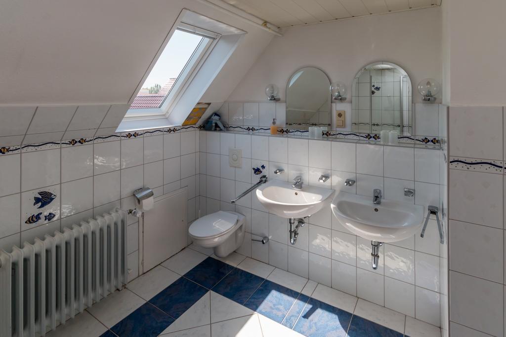 Ferienhaus Blinkfuer Neuharlingersiel Exterior foto
